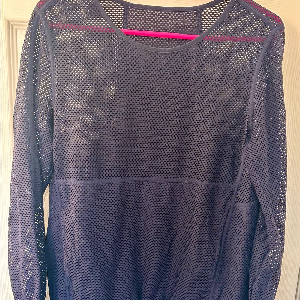 Lululemon Mesh on Mesh Pop Over Blue Long Sleeve Pullover - PTP 20”- EUC- pocket